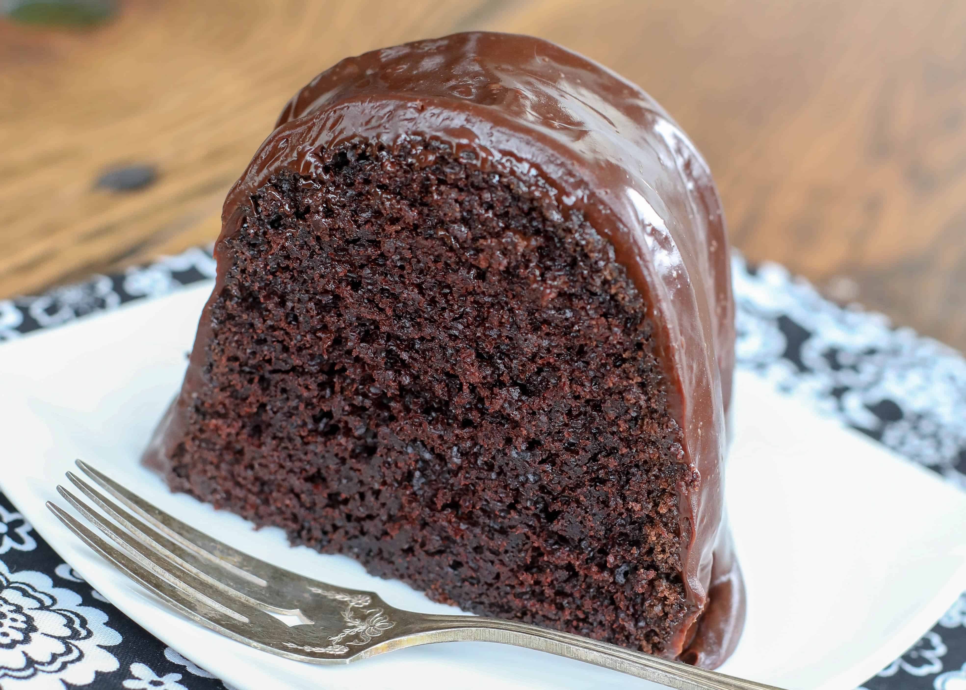 One-Bowl Gluten-Free Hershey's Chocolate Cake: A Perfect Classic